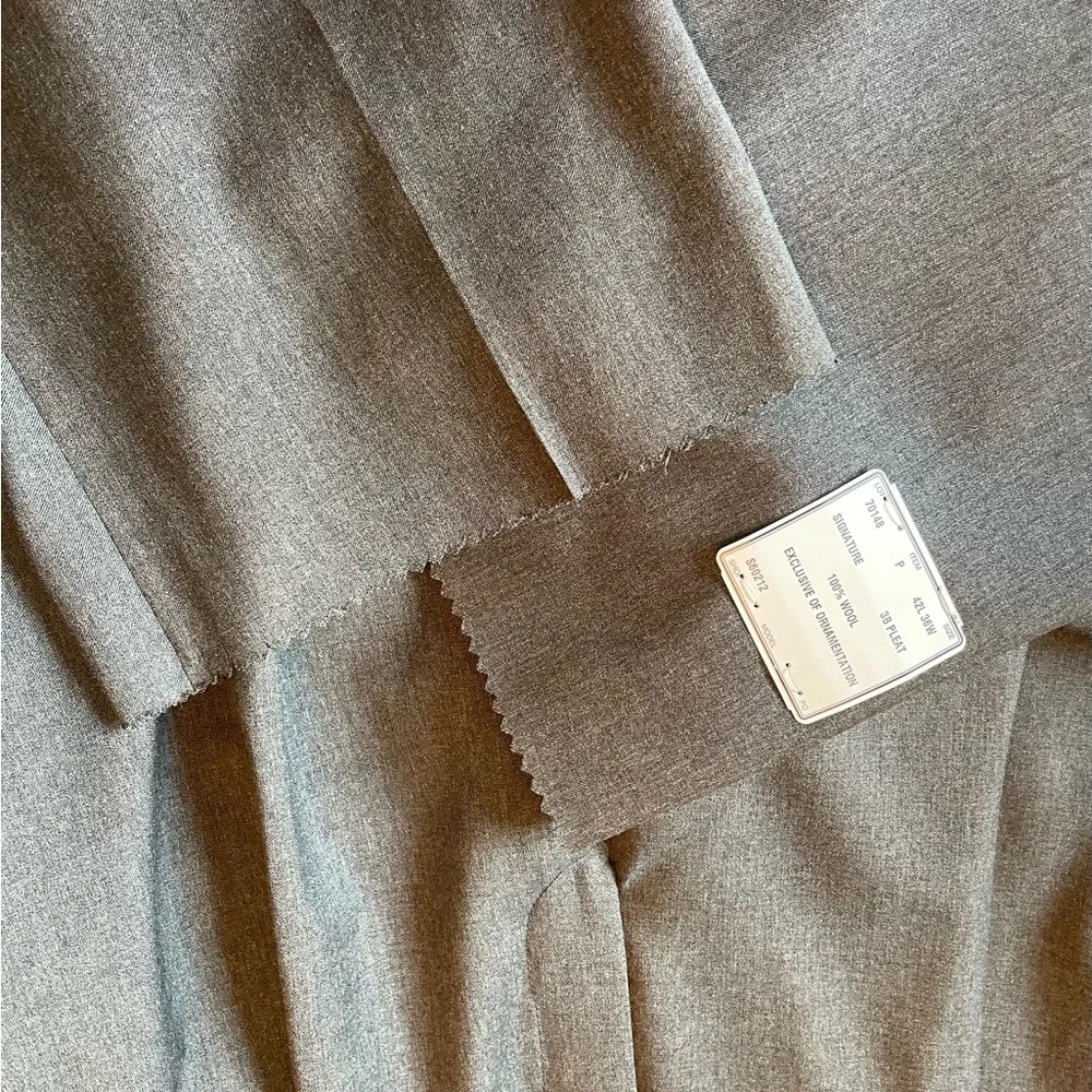 JOS. A. BANK SIGNATURE COLLECTION GREY 3 Button Single breasted Suit 42 L